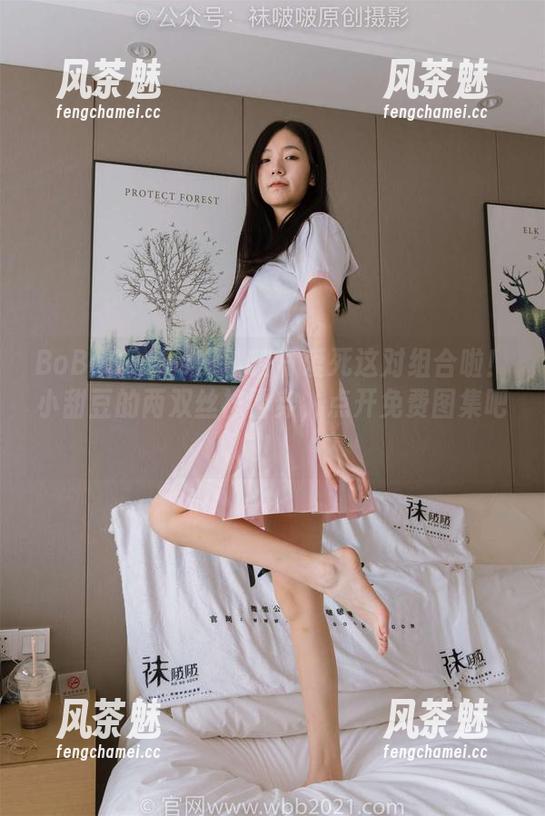 BoBoSocks袜啵啵-小甜豆 BoBoSocks袜啵啵 - 爱死这对组合啦!小甜豆的两双丝袜叠穿,点开免费图集吧!