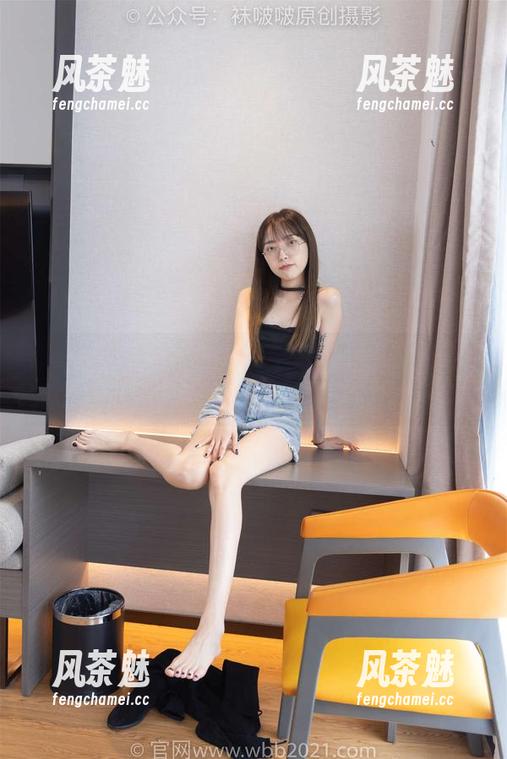 BoBoSocks袜啵啵-小甜豆 BoBoSocks袜啵啵 - 私房里的裸足梦游:小甜豆的随性淘气