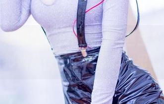 GIRLT果团网 - 周妍希的黑丝全套原图，仿佛能把我从椅子上吸过去，犯规了吧？