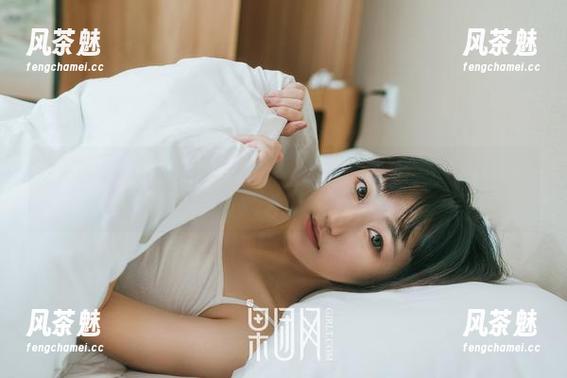 GIRLT果团网-通灵儿 GIRLT果团网 - 在通灵儿的黑丝全套中徘徊,你这算不算惨绝人寰的诱惑?