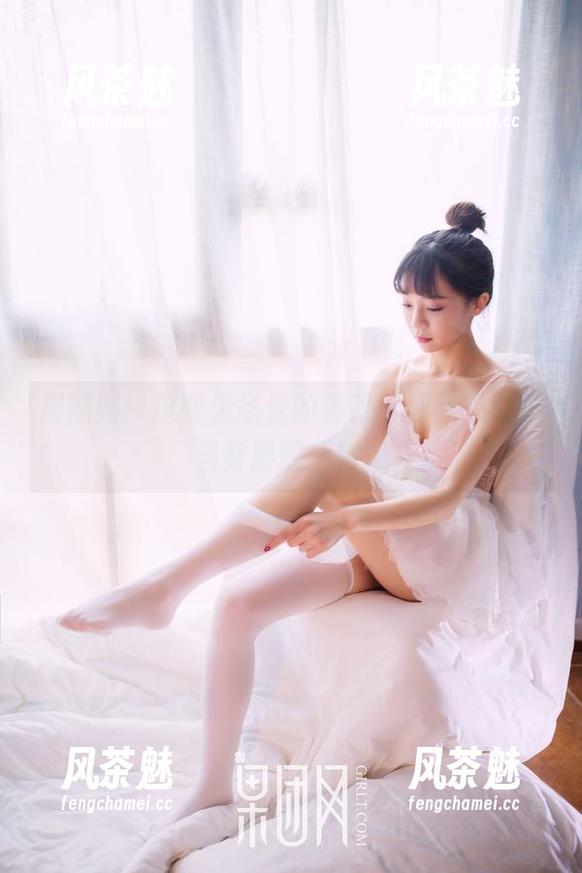 GIRLT果团网 果团网:这些无圣光的美背,让我想搬去当背影牌模特!