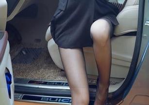 HuaYang花漾 - 这组小海臀Rena的豹纹美图，真的超有韵味！下载做壁纸也不错吧？