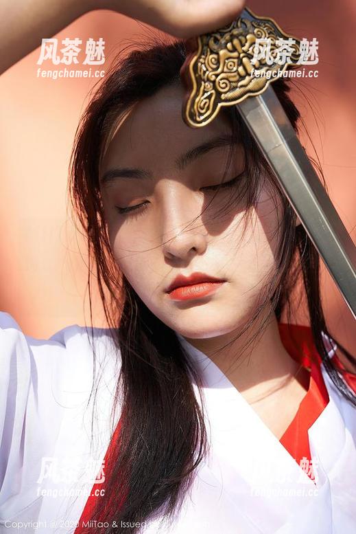 MiiTao蜜桃社-蜜蕊Mary MiiTao蜜桃社 - 别以为是随便选,蜜蕊Mary的这组甜心写真,精选给我的早晨加了点糖,不客气!