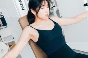 在Sonson(손손)的私房兔兔写真中，اینکه有时候我也想变成小兔兔。