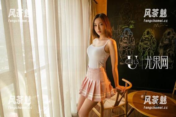 UGirls尤果网-景思晴 UGirls尤果网 - 写真时间到,景思晴的红裙让我也想试试走猫walk了。