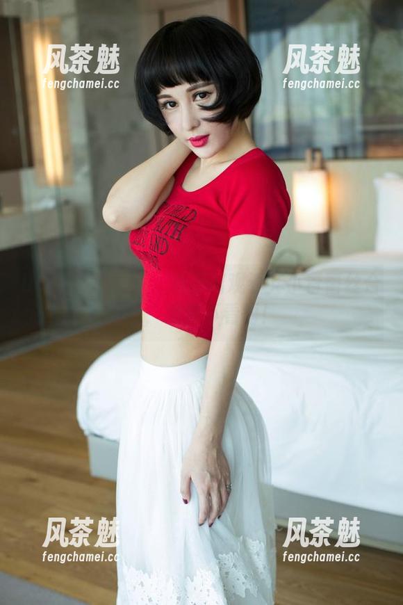 UGirls尤果网 - 近距离观看艾小青蕾丝合集，绝对不看悔！