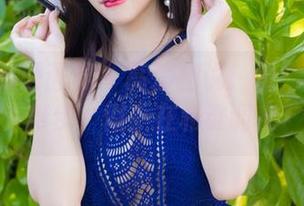 XIAOYU语画界 - 高清图说：章芃芃的裸足舞步，似乎在和谁调皮