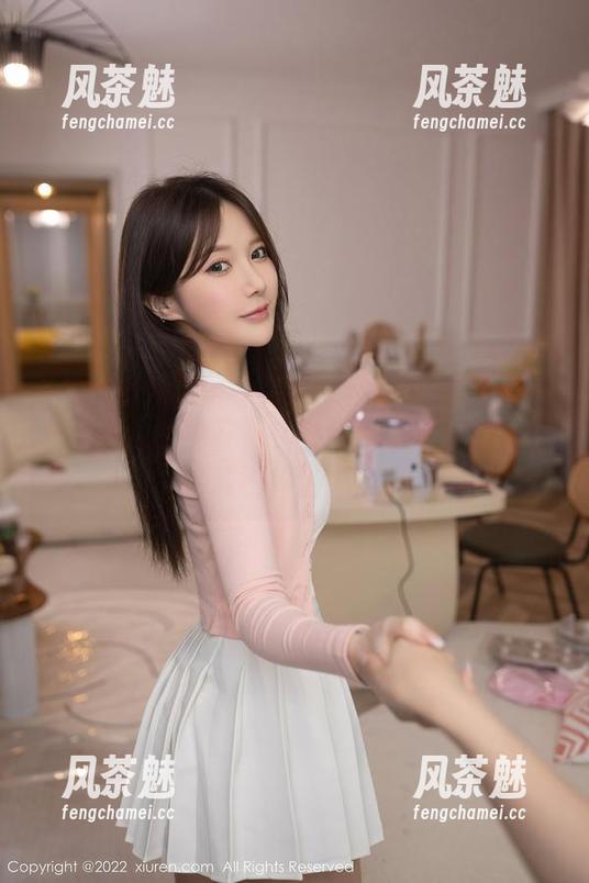 Xiuren秀人网-奈汐酱nice Xiuren秀人网 - 奈汐酱nice厨娘图库:摸着锅边的她好像在暗示我“来你就对了”这样不靠谱的念头。