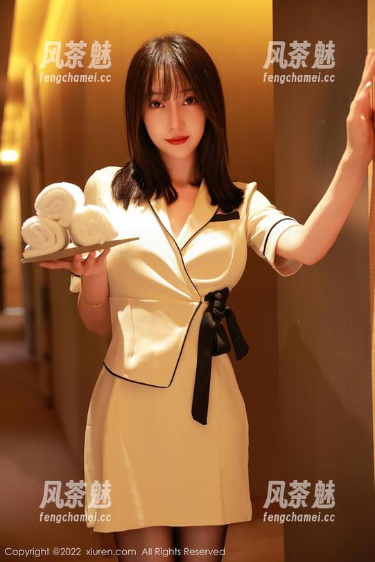 Xiuren秀人网-明日花桃桃 Xiuren秀人网 - 游泳圈变身,明日花桃桃的泳衣写真来了,竟然比我的沙滩计划还耀眼!