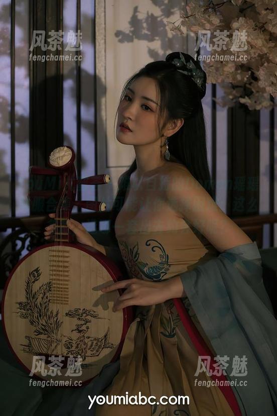 YouMi尤蜜荟-Domen瑶瑶 YouMi尤蜜荟 - 难以自持的Domen瑶瑶制服合集,图片可能让你选择困难:这么多款,选哪一套出去约会好呢?