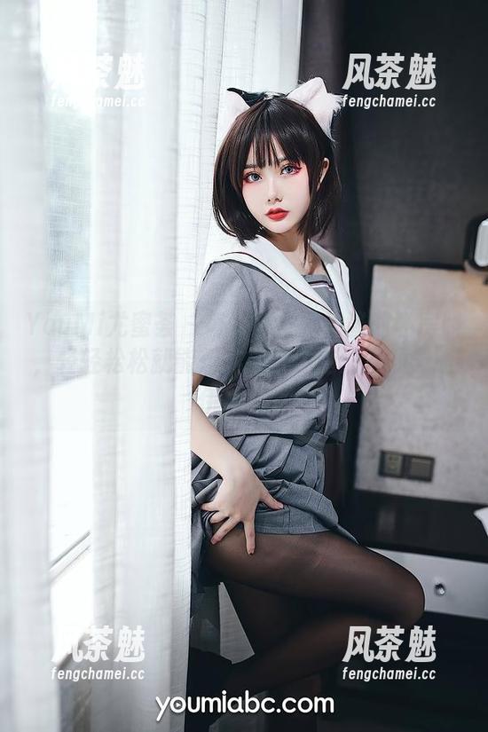 YouMi尤蜜荟 - 每次打开柚柚酱的私房照，轻轻松松就能想象成众多脑洞里的卡哇伊角色。