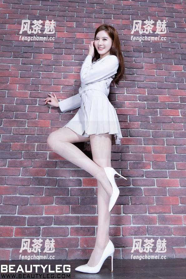 beautyleg-Lena beautyleg - 要说“随性”怎么能少得了Lena的睡衣,免费的图片太过诱惑!