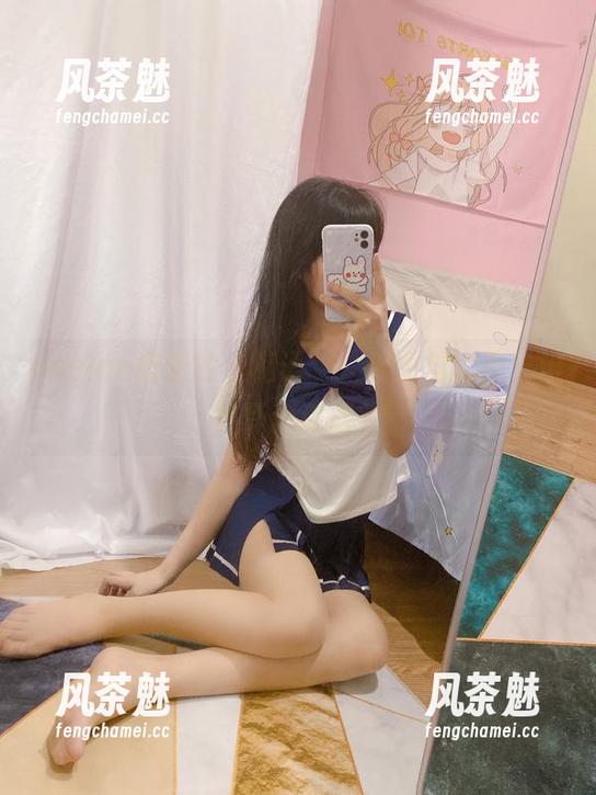 usejan蓝蓝 usejan蓝蓝的“私语”:原图与套图,谁在耳边低语?