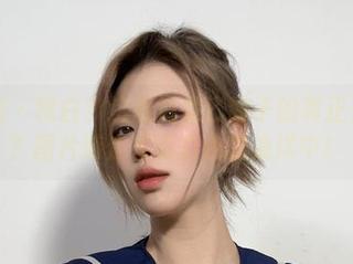 微密圈 - 纯白？这难道是乙醇子的真正发色吗？图片游走在乳白色的海洋中！