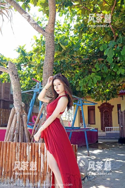 嗲囡囡-娜依灵儿 嗲囡囡 - “娜依灵儿”的泳池定制写真,可以说是水与光的亲密接触!