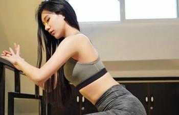嗲囡囡 - 在施忆佳KITTY水手服的高清壁纸前，忘却你的烦恼，放飞自我