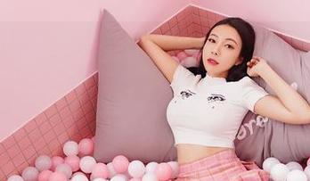 嗲囡囡 - 赵小米Kitty终于发女神图包更新了，整个人都在趁机现代女神派对上约会！