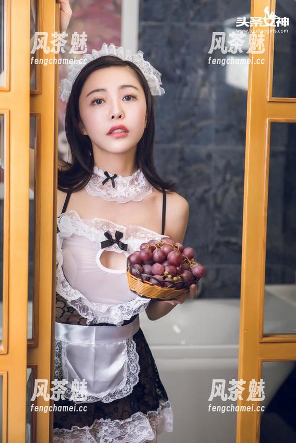 头条女神 - 语溪御姐写真合集：拍拍拍，那姿势真不是我想的，只是兴奋过头了！