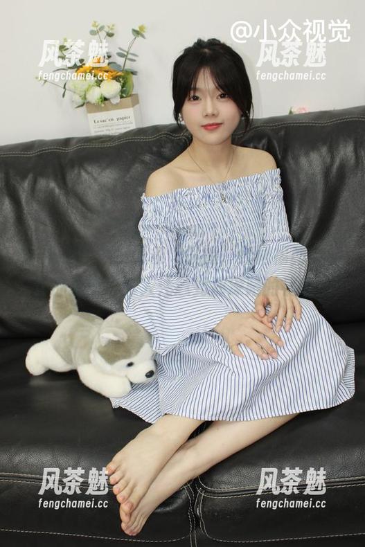 小众视觉-小薯条 小众视觉 - 小薯条“震撼”红裙福利,这作品里有没有人注意到那深陷的视线?