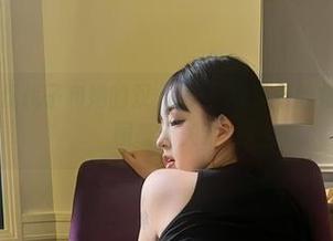 微密圈 - 小优优子和她的双人CP:写真中的角色扮演和原图毫无关系