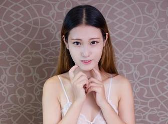尤物馆 - 当艾小青遇上丝袜，套图的内容让人目不暇接呀