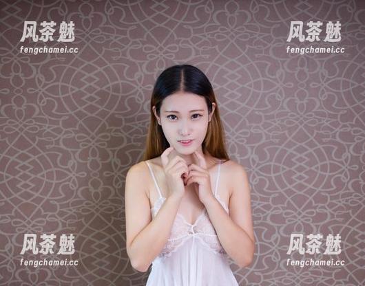 尤物馆 - 当艾小青遇上丝袜，套图的内容让人目不暇接呀