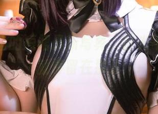 噢,屿鱼的短裙最新写真,目光不知不觉就停留在那了
