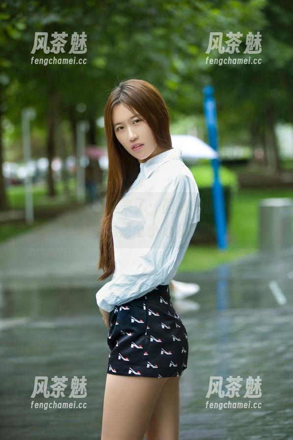 推女郎-艾栗栗 推女郎 - 艾栗栗来了:图集里的裤里丝,不愧是个小心机!