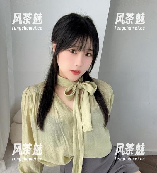 一衣带水—是一只废喵了的礼服作品集，带你遨游梦中