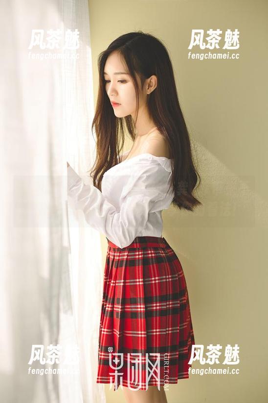 果团网-龚玥菲 果团网 - 校服图包有新作!龚玥菲带来不一样的校园风光,快来分享你的看法!