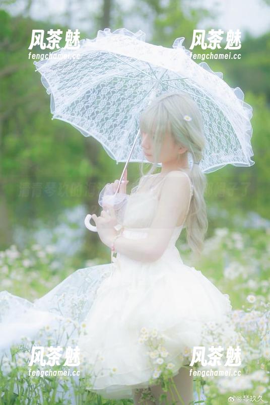 清青琴玖 清青琴玖的海边在线写真,看到那帽子了吗?貌似要飞走了!