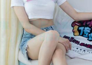 物恋传媒 - 最新图集：小晴在梅林里偷懒，也算冬日的乐趣吧？