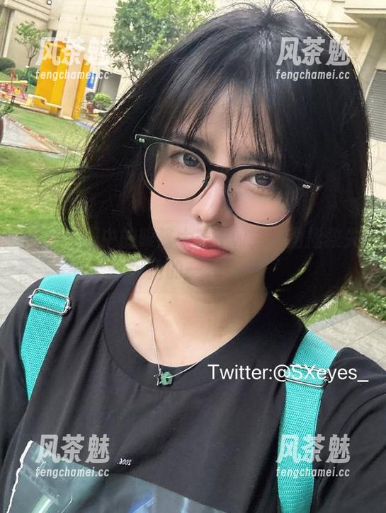 眼酱大魔王w 私拍和服中的眼酱大魔王w,原图拯救失落的一天!