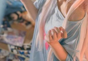 看神沢永莉的全套写真,灰丝花裙子就像是某种特别的诱惑,真奈斯!