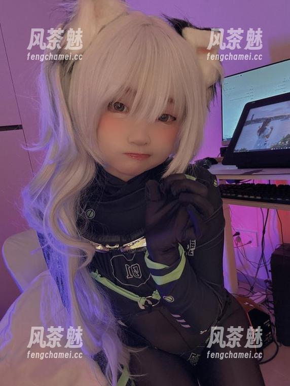 神沢永莉的校服图集上线，似乎每一张都有种说不出的“懒散气息”。