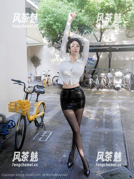 秀人网-瑶啊摇的瑶 秀人网 - 瑶啊摇的瑶的最新原图,大概是给肌肤上了魔法吧?