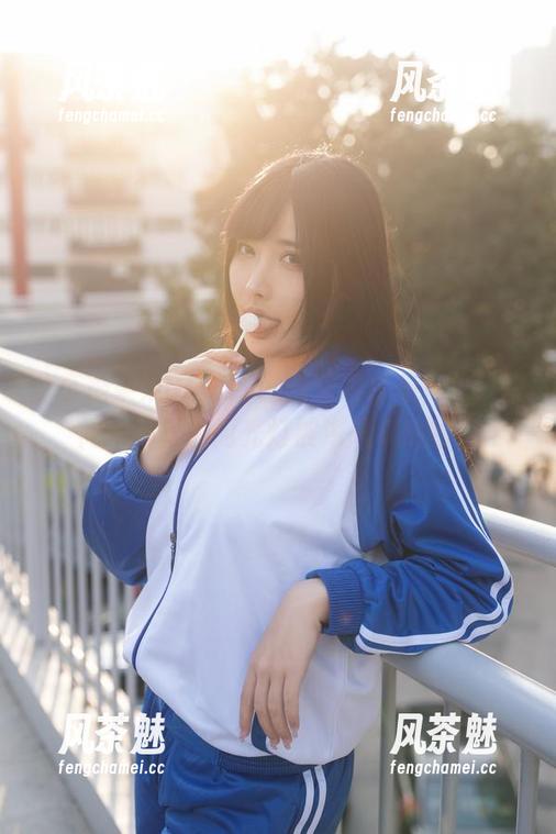 糖果果Candy 分享糖果果Candy的海边写真集,我只想问,哪里的闪光灯被海风吹跑的?