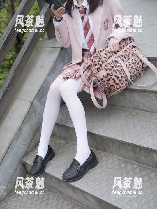 紧急企划 - 谁说小恩不能有秘密？看她的照片让我对“美”多了一层理解。
