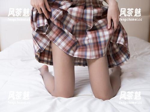 紧急企划 - 黑丝JK套图，的小恩其实就是“我不想跳进去”的你自己，这画面不太妙啊。