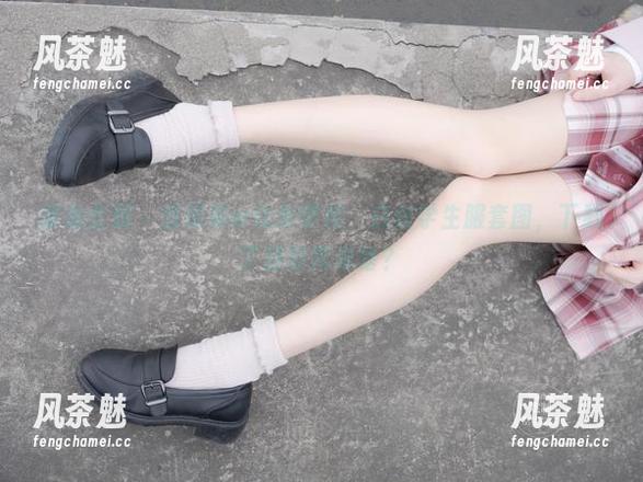 紧急企划-见希w 紧急企划 - 当见希w化身学姐,白丝学生服套图,下载了还能再说啥?