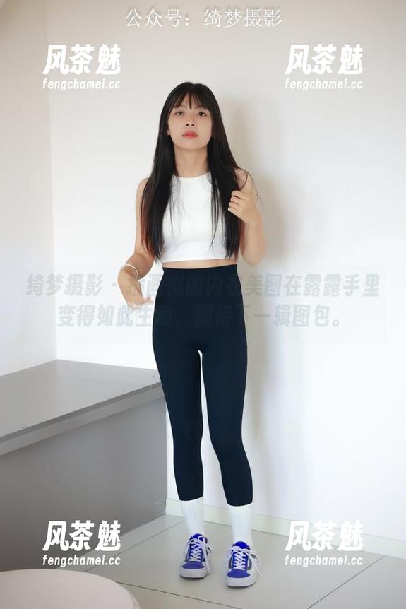 绮梦摄影 - 插画似的内衣美图在露露手里变得如此生动，期待下一辑图包。