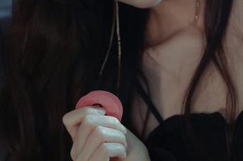 苏嫣嫣阿姨的女仆合集:当灵魂与尘世相遇的时刻