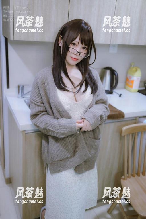 爱宕泳装合集里的荒井喵喵，这身材锁住了多少颗迷人的心？