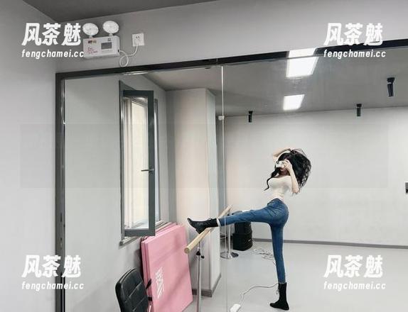 葛征 微密圈 - 听说今天的牛奶比昨晚甜?葛征免费图片带你去验证!