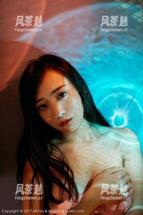 蜜桃社-Suki 蜜桃社 - 在Suki的厨娘套图中,分享不仅是美食,还包括她的小秘密和百般无奈!