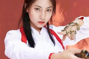 蜜桃社 - 眼球聚焦！珍妮Jeane的定制女孩图片触动了我的脑洞