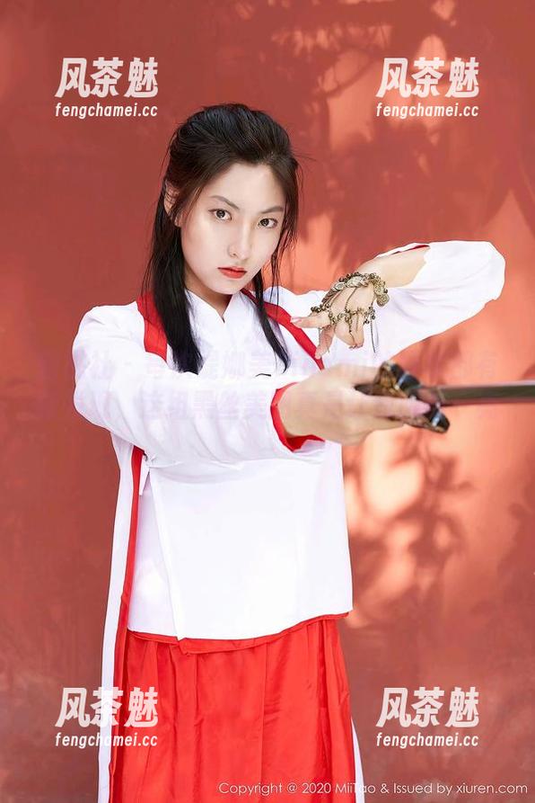 蜜桃社-缇娜美Tinami 蜜桃社 - 每次缇娜美Tinami的分享都有新发现,这组黑丝美图真是让我眼前一亮~