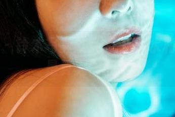 蜜桃社 - 铃木写真安利：死库水和下载都是夏天做的梦