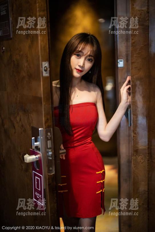 语画界-李丽莎 语画界 - 当李丽莎化身女王,私房美图都带着一股小任性