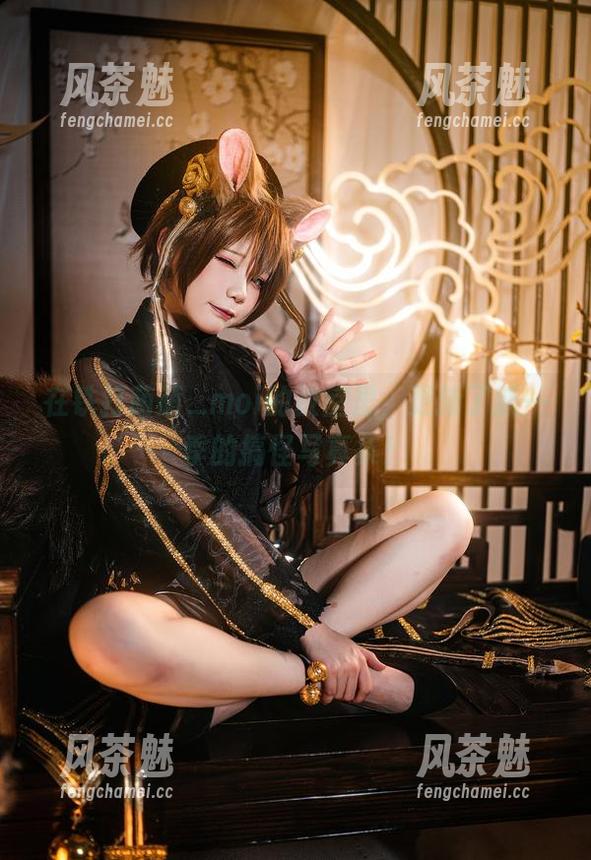 在铁打萌萌_moi的教室里，更新了新一季的搞怪写真集！